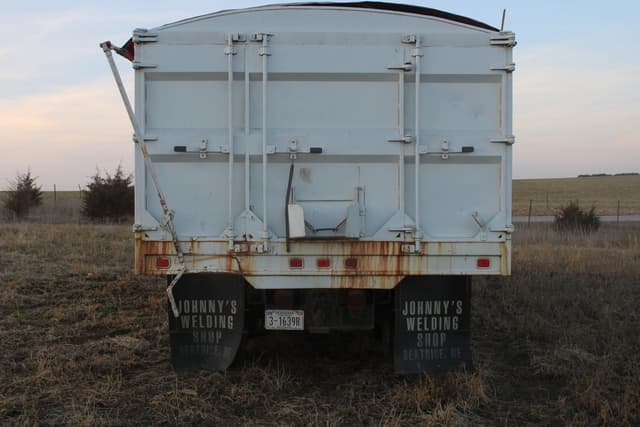 Image of Chevrolet Undetermined equipment image 4