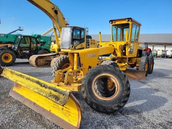 Main image John Deere 570A