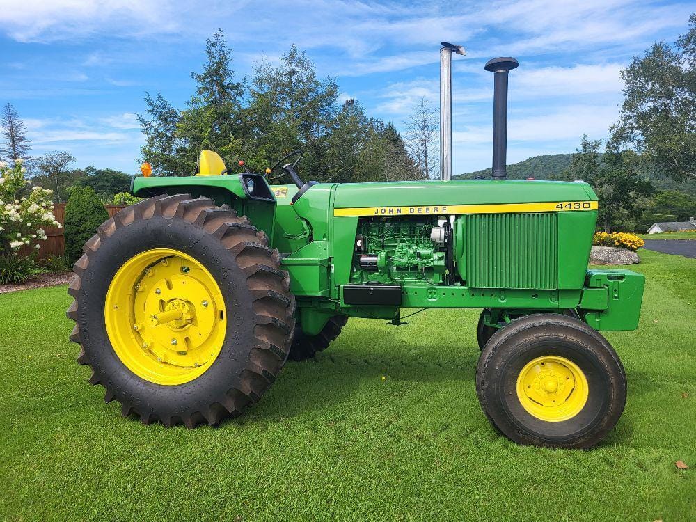 Main image John Deere 4430