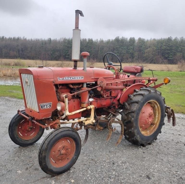 Main image Farmall 140