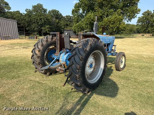 Image of Ford 3000 equipment image 4