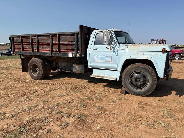 Image of Ford F-600 equipment image 4