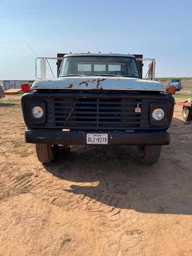 Image of Ford F-600 equipment image 2