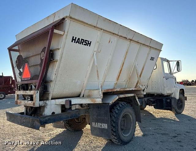 Image of Ford 7000 equipment image 4