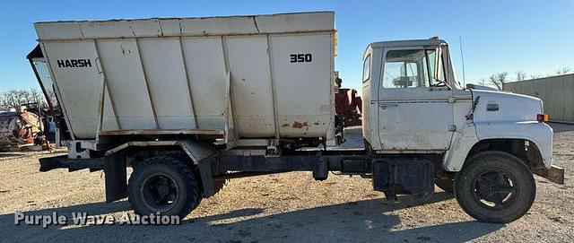 Image of Ford 7000 equipment image 3