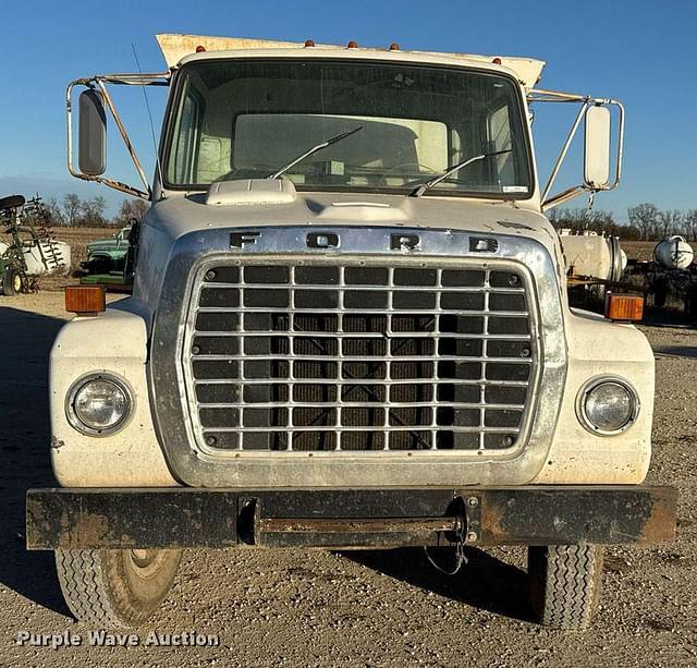 Image of Ford 7000 equipment image 1