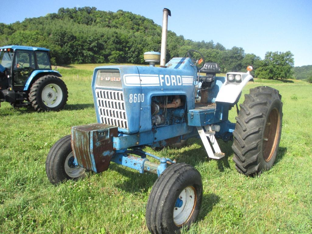 Main image Ford 8600