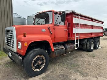 1973 Ford 880 Equipment Image0