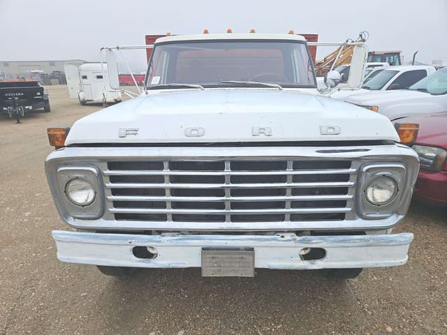 Image of Ford F-600 equipment image 2