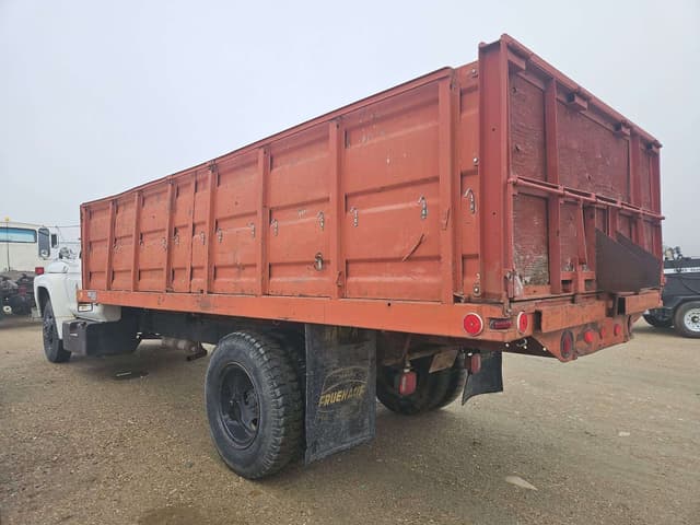 Image of Ford F-600 equipment image 4