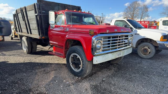 Image of Ford F-600 equipment image 2