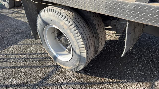 Image of Ford F-600 equipment image 4