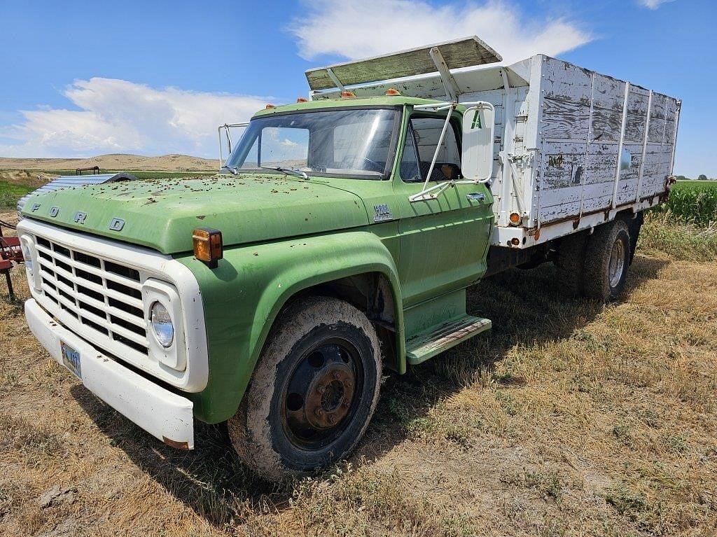 Image of Ford F-600 Primary image