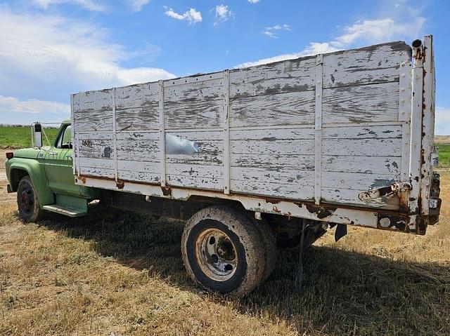 Image of Ford F-600 equipment image 4