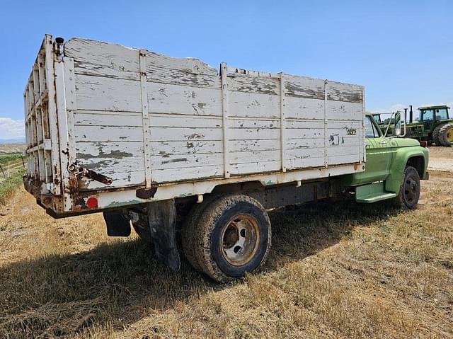 Image of Ford F-600 equipment image 3