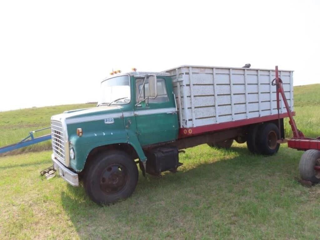 Image of Ford F-600 Primary image