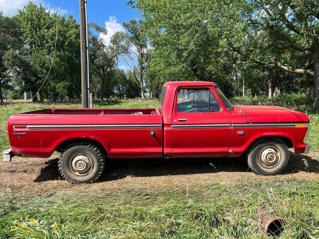 Image of Ford F-250 Primary image