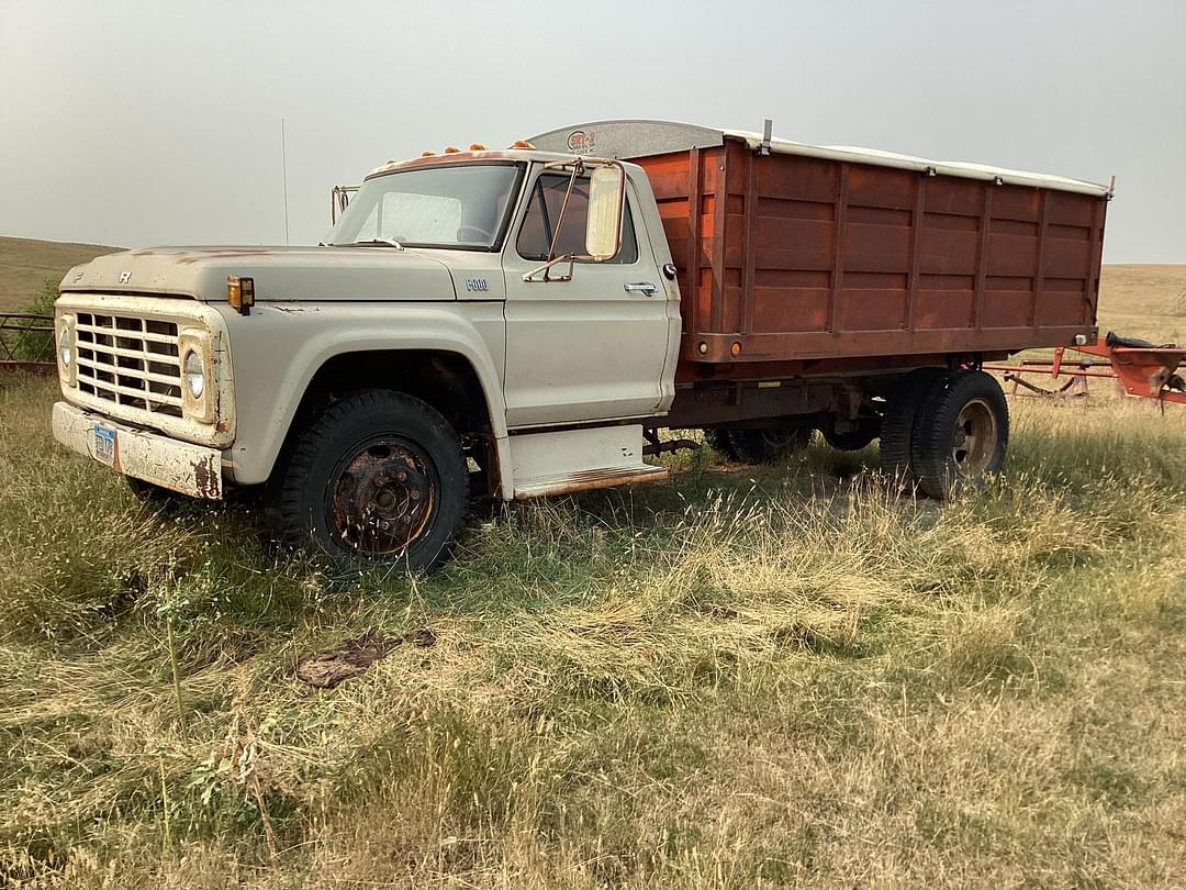 Image of Ford F600 Primary image