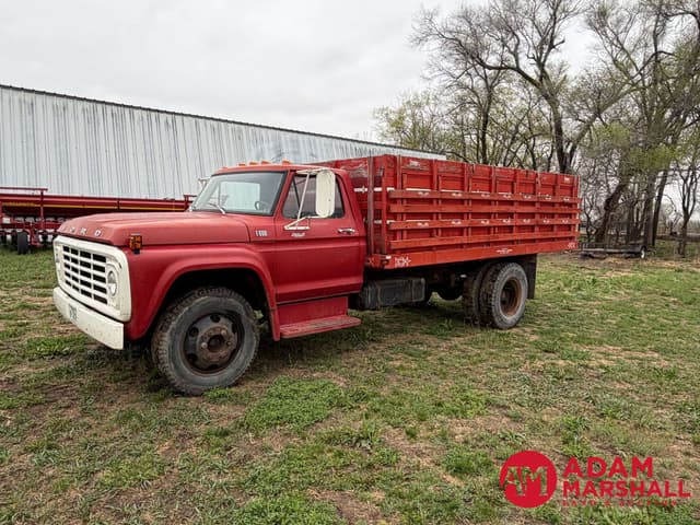 Image of Ford F-600 equipment image 2