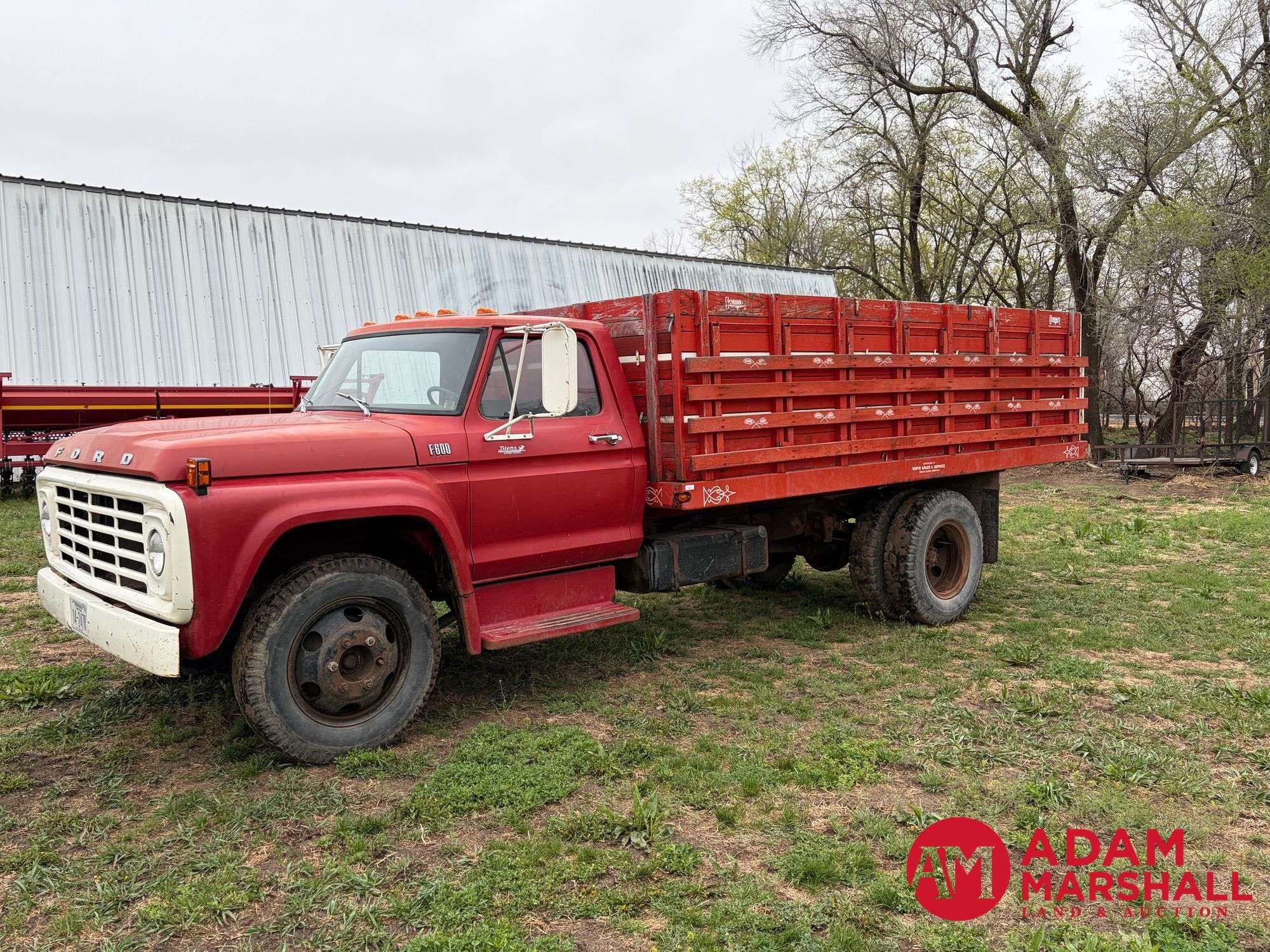 1973 Ford F-600 Equipment Image0