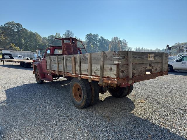 Image of Ford F-600 equipment image 4