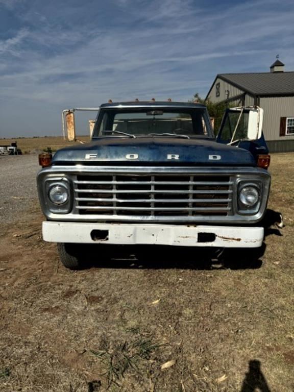 Image of Ford F-600 equipment image 1