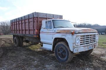 Image of Ford F-700 equipment image 4