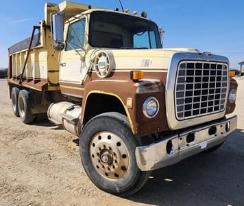 Main image Ford F9000