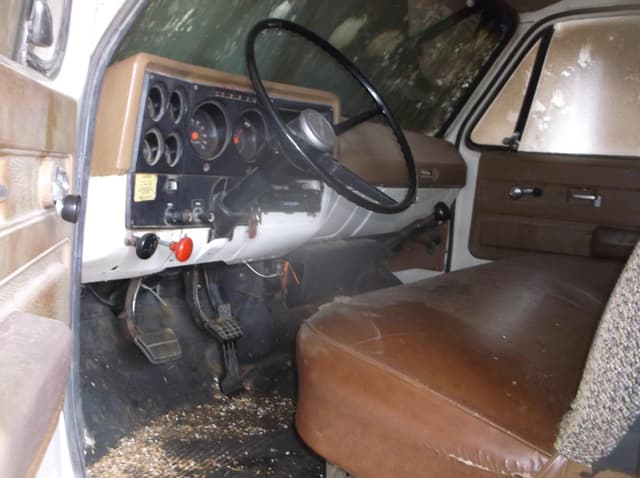 Image of GMC 6000 equipment image 1