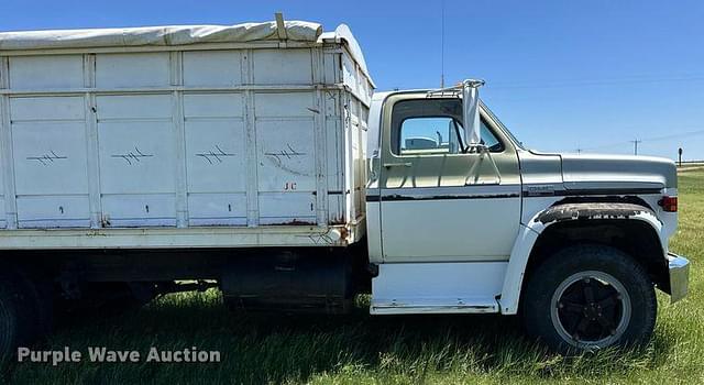 Image of GMC 6000 equipment image 3