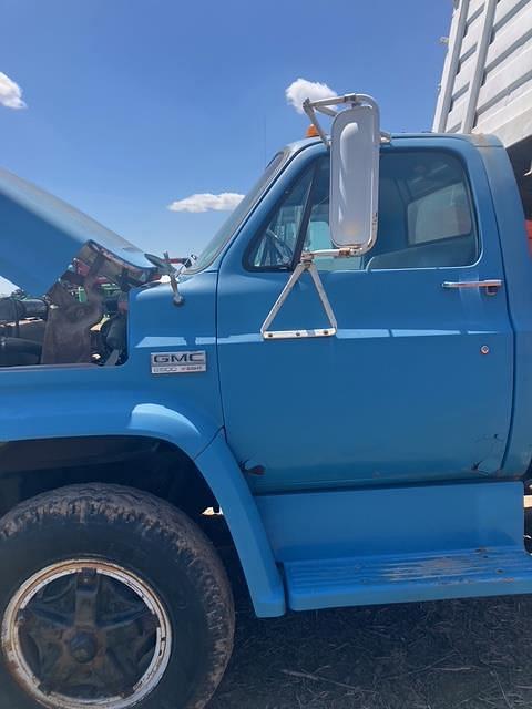 Image of GMC 6500 equipment image 2