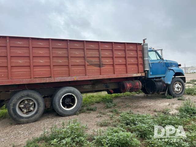 Image of GMC 9500 equipment image 4