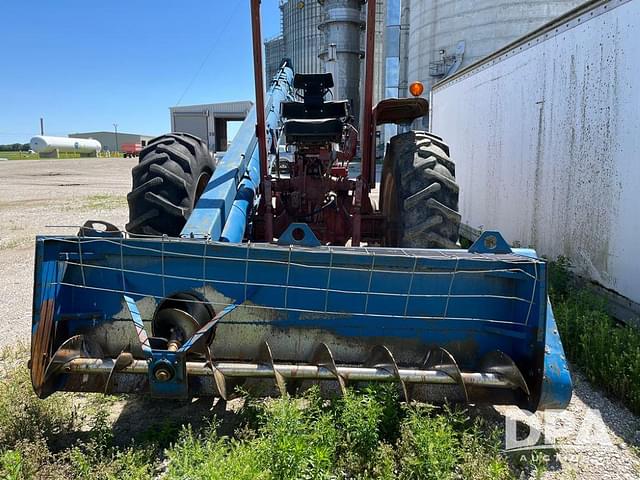 Image of International Harvester 1066 equipment image 3