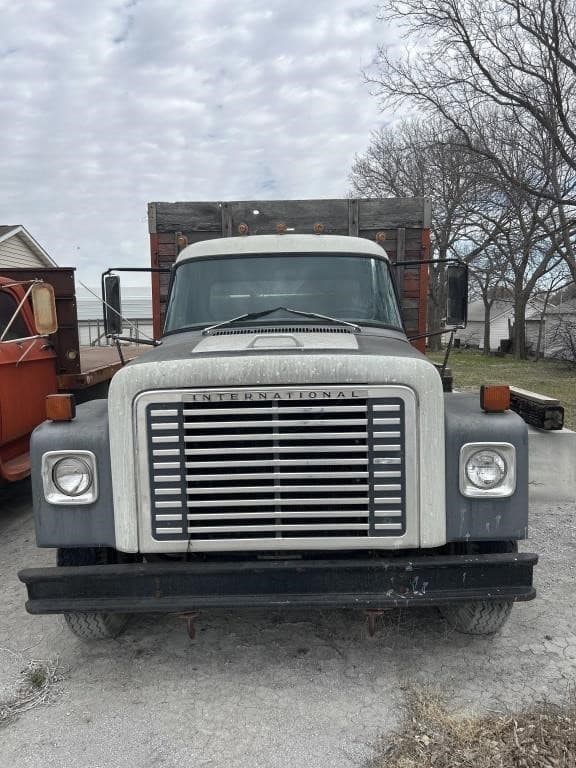 Image of International Loadstar 1600 equipment image 1