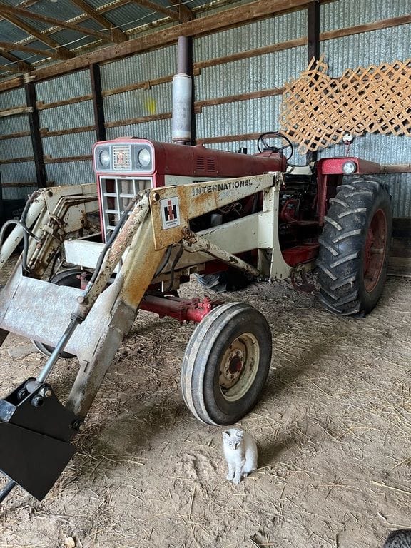 1973 International Harvester 666 Equipment Image0