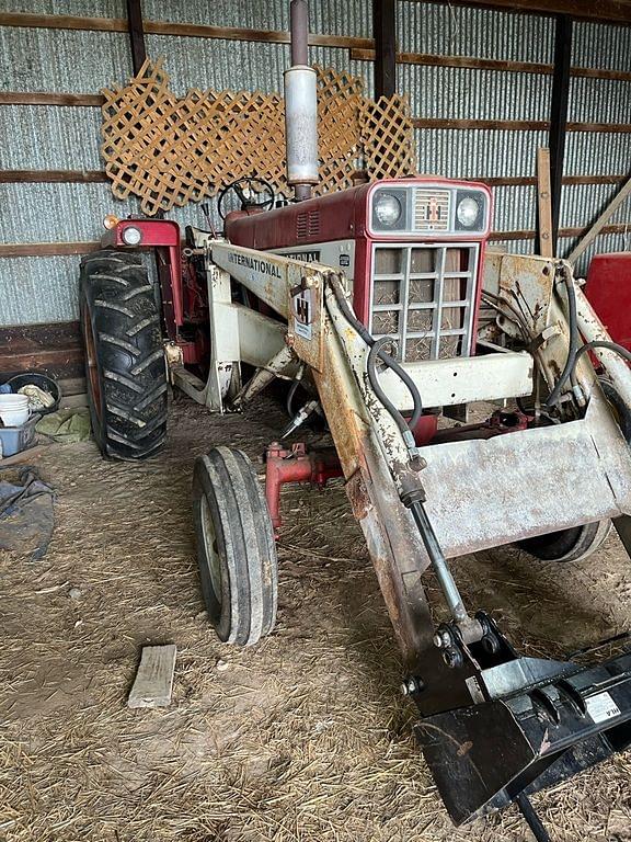 Image of International Harvester 666 equipment image 1