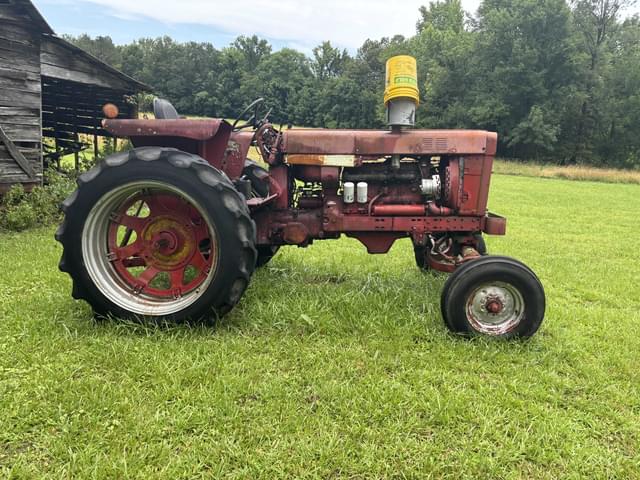 Image of International Harvester 666 equipment image 1