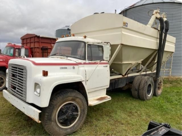 Image of International Loadstar 1800 equipment image 1