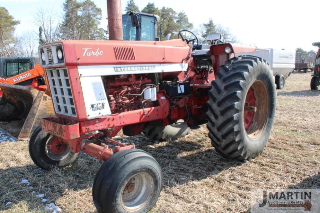 Image of International Harvester 1066 Primary image