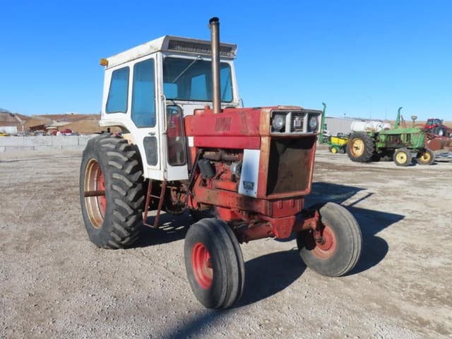Image of International Harvester 1066 equipment image 3