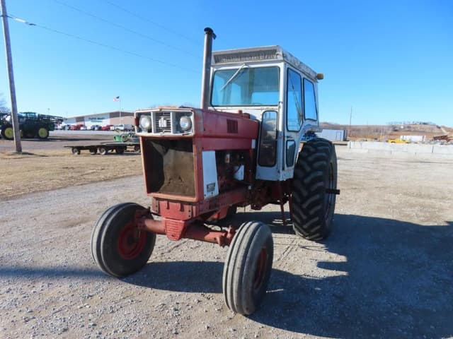 Image of International Harvester 1066 equipment image 1