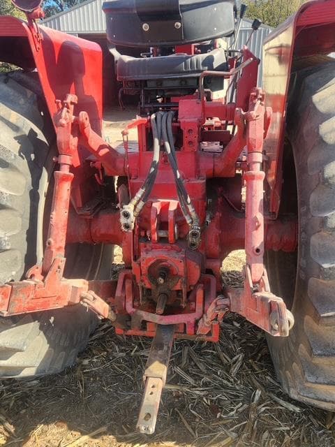 Image of International Harvester 1066 equipment image 4