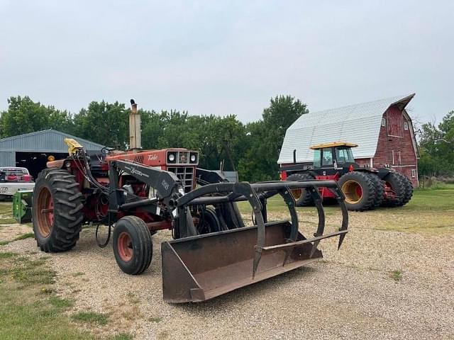 Image of International Harvester 1066 equipment image 4