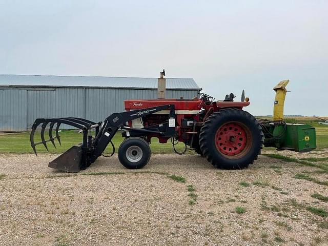 Image of International Harvester 1066 equipment image 1