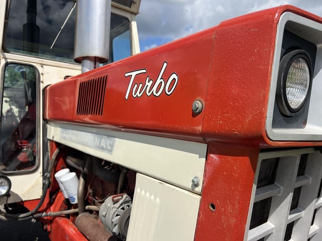 Image of International Harvester 1466 equipment image 4