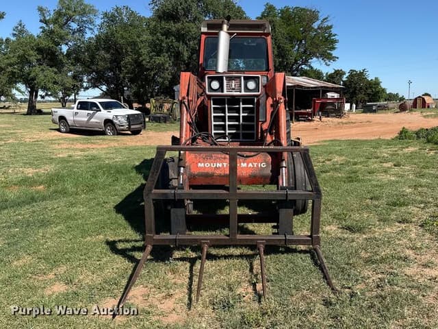 Image of International Harvester 1466 equipment image 1