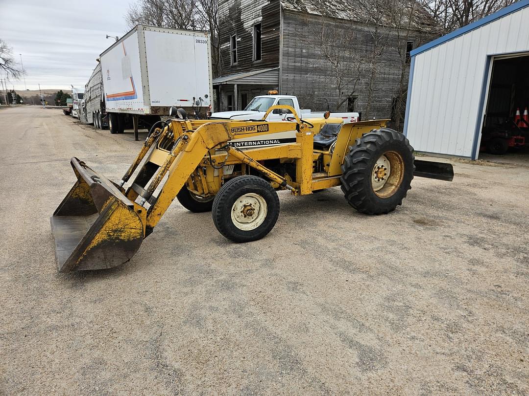 Image of International Harvester 2400A Primary image