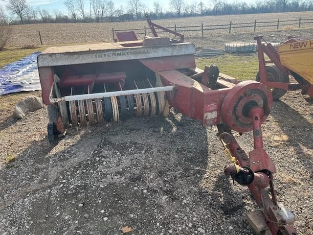 Image of International Harvester 430T equipment image 2