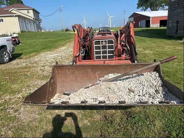 Image of International Harvester 574 equipment image 4