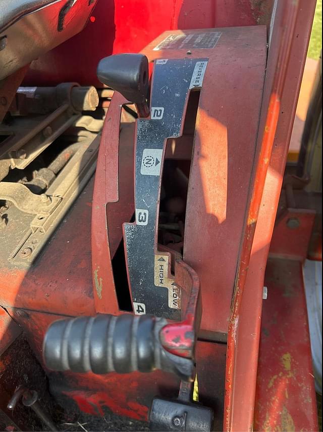 Image of International Harvester 574 equipment image 2